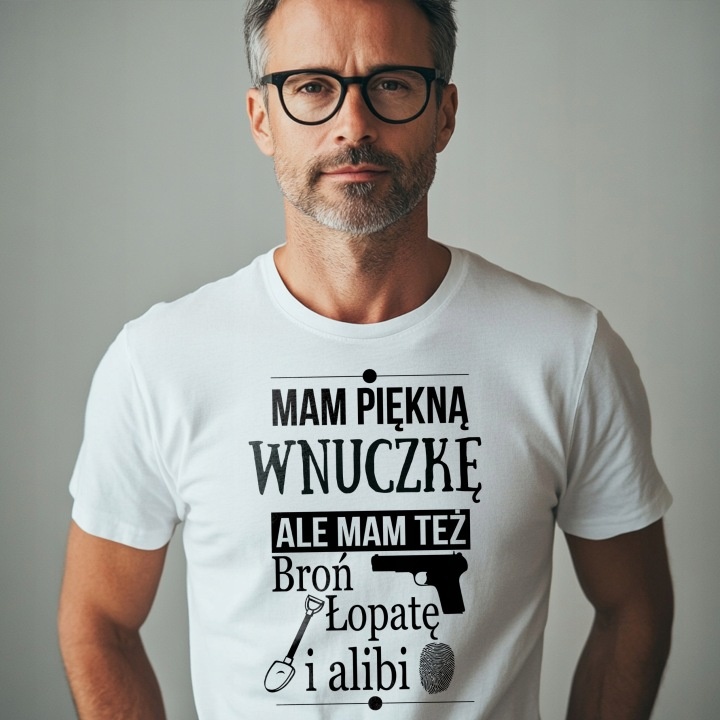 Koszulka męska Mam piękną wnuczkę ale mam też broń łopatę i alibi - obrazek 3